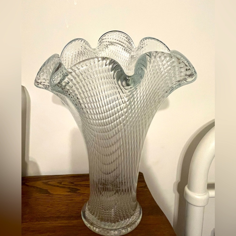 Murano style flutter glass vase